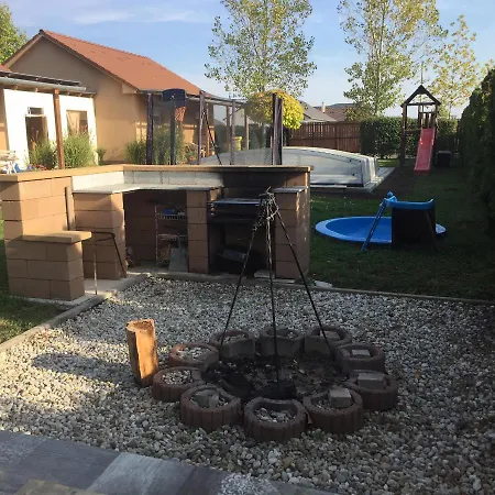Koekszi Nyaralohazak Holiday home *