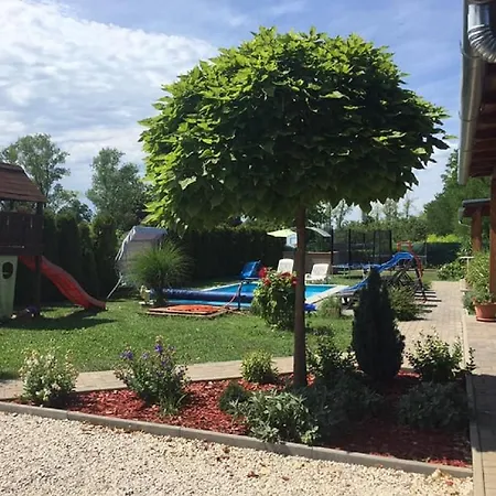 Koekszi Nyaralohazak Ferienhaus