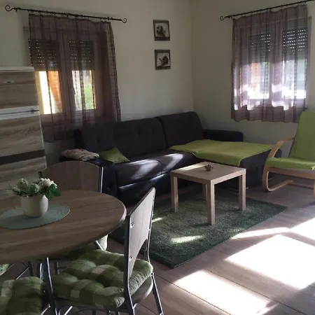 Koekszi Nyaralohazak Ferienhaus Balatonszabadi Fürdőtelep