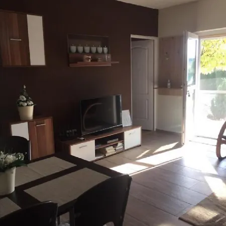 Koekszi Nyaralohazak Holiday home Balatonszabadi