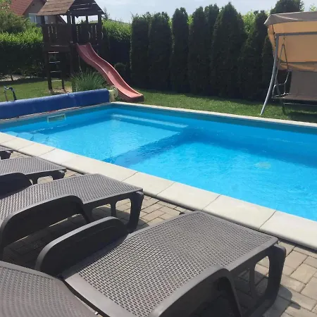 بيت للعطل Koekszi Nyaralohazak Balatonszabadi Fürdőtelep