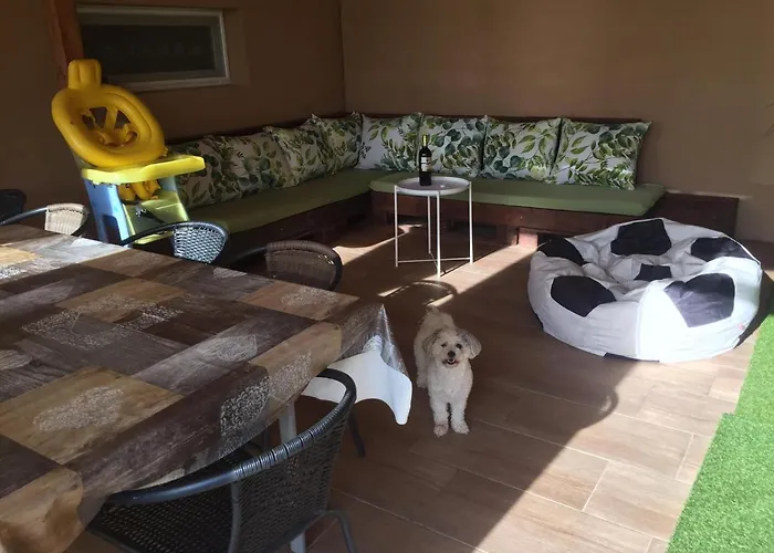 בית נופש Koekszi Nyaralohazak Balatonszabadi Fürdőtelep