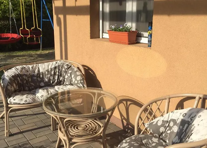 בית נופש Koekszi Nyaralohazak Balatonszabadi Fürdőtelep