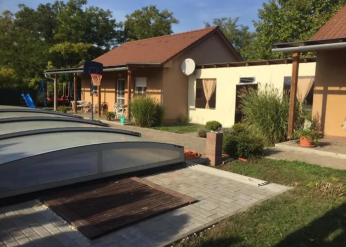 Koekszi Nyaralohazak Balatonszabadi Fürdőtelep