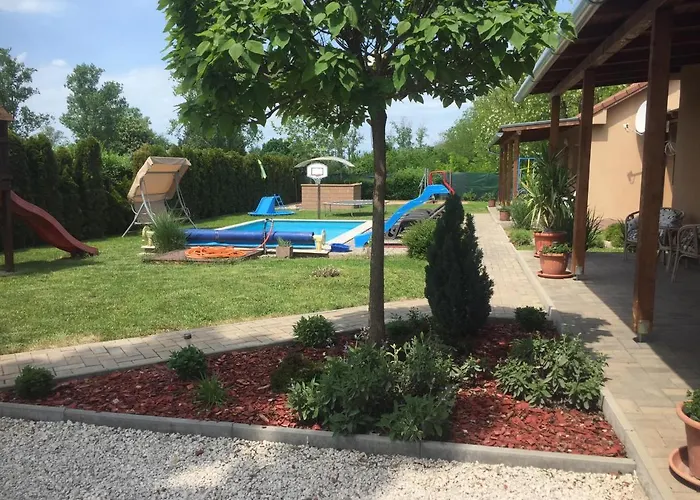 Koekszi Nyaralohazak Balatonszabadi Fürdőtelep