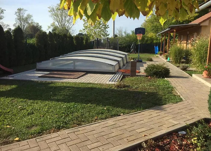 Koekszi Nyaralohazak