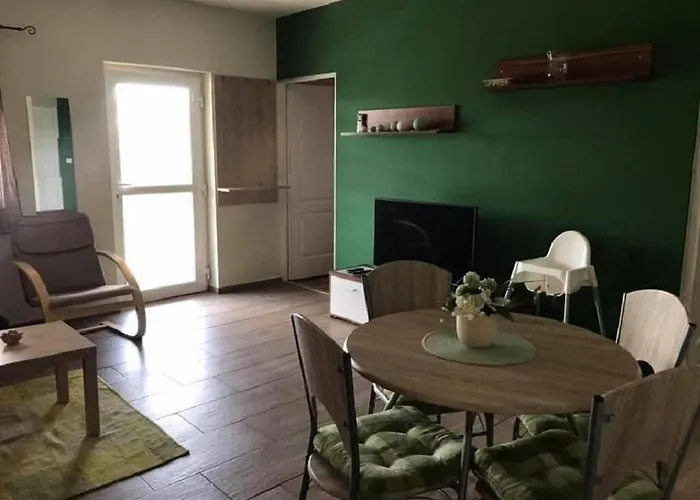 Koekszi Nyaralohazak * Balatonszabadi Fürdőtelep