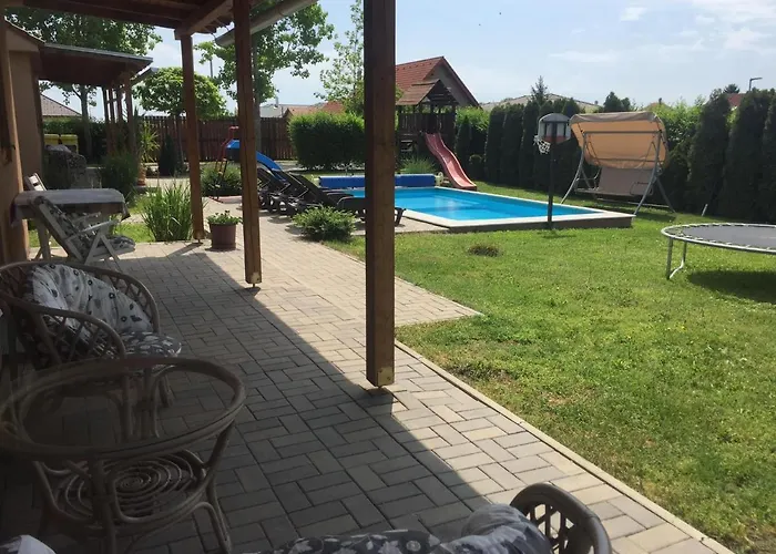 Koekszi Nyaralohazak בית נופש *