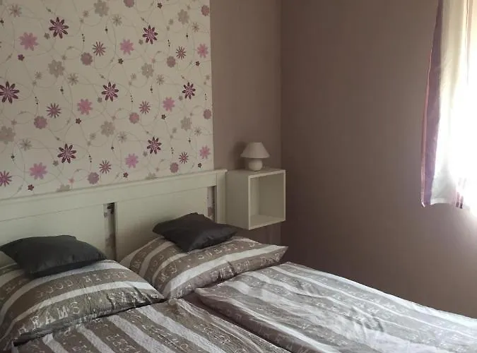 Koekszi Nyaralohazak *