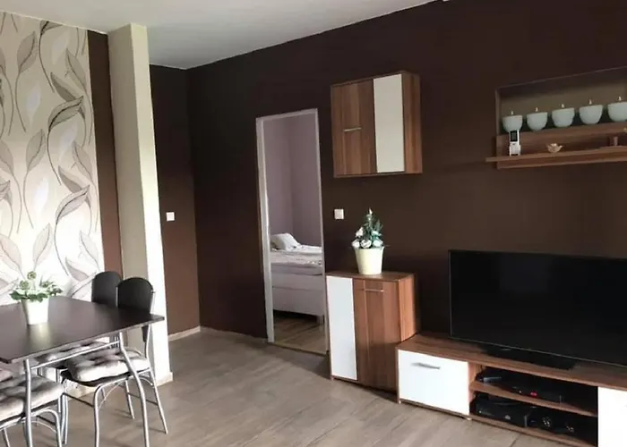 בית נופש Koekszi Nyaralohazak Balatonszabadi Fürdőtelep