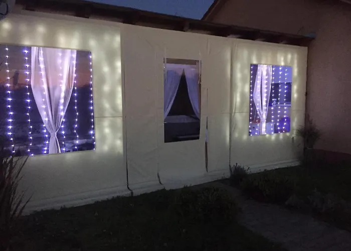 Koekszi Nyaralohazak * Balatonszabadi Fürdőtelep