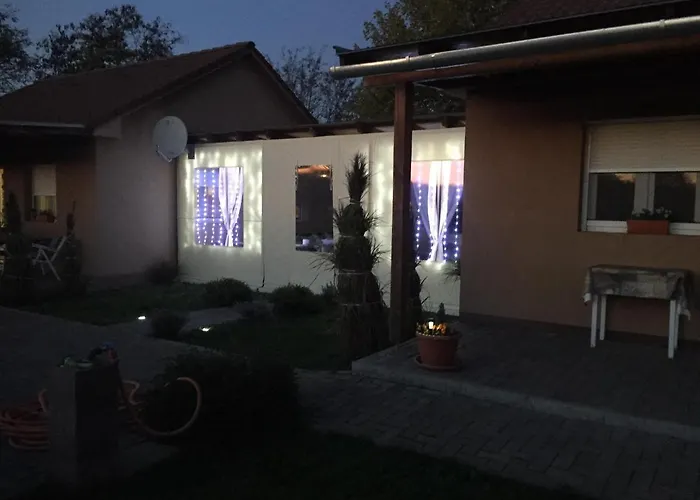 Koekszi Nyaralohazak * Balatonszabadi Fürdőtelep